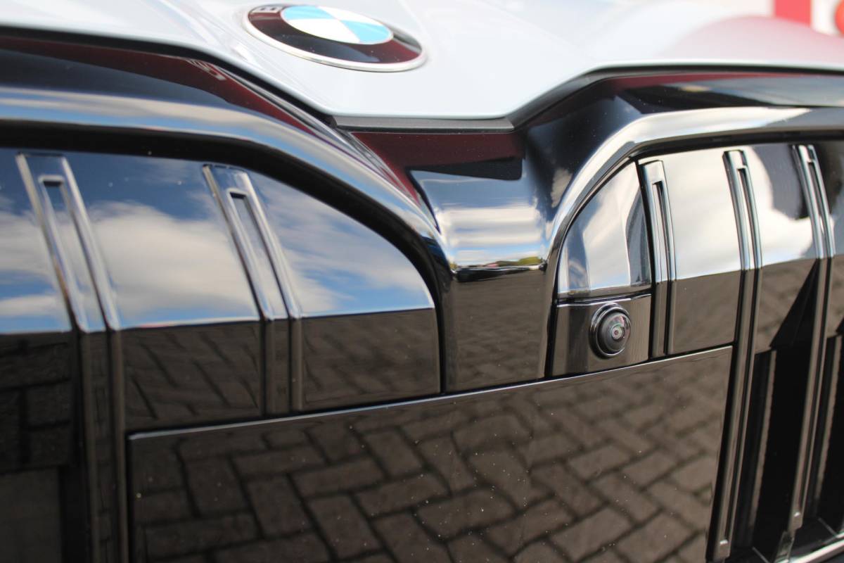 BMW 5 Serie BMW 5-serie Touring 520i M-SPORT | PANORAMA DAK | TREKHAAK ELEKTRISCH WEGKLAPBAAR | HARMAN KARDON AUDIO SYSTEM | SHADOW LINE PAKKET | ELEKTRISCH VERSTELBARE VOORSTOELEN MET GEHEUGENFUNCTIE | STOEL VENTILATIE VOOR | STOEL VERWARMING VOOR + ACHTER | 360° CAMERA | DRAADLOZE TELEFOONLADER | STAND VERWARMING | LEDEREN BEKLEDING “VEGANZA ZWART” | WARMTEWEREND GLAS | SPORT CHASSIS “M-TECHNIC” | INNOVATIE PAKKET: (HEAD UP DISPLAY/LIVE NAVIGATIE/INTERIEUR CAMERA/PARKEERSENSOREN VOOR+ACHTER/CONNECTED SERVICES) | DRAADLOZE APPLE CARPLAY/ANDROID AUTO | TRAVEL PAKKET (ELEKTRISCH BEDIENBARE ACHTERKLEP/COMFORT ACCESS/TOEGANG VIA SMARTPHONE) | DODEHOEK DETECTIE | ELEKTRISCH BEDIENBAAR STUURKOLOM |
