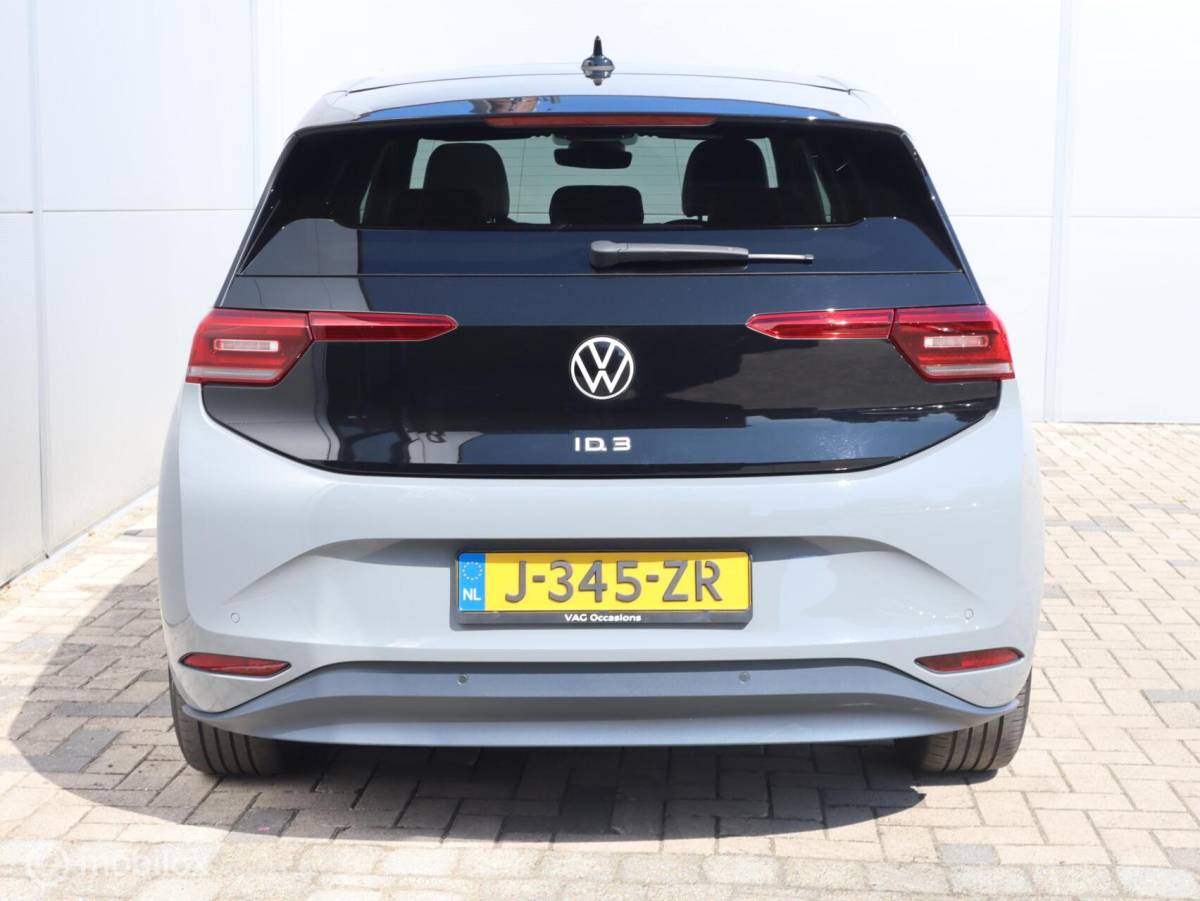 Volkswagen ID.3 Volkswagen ID.3 First Plus 58 kWh Pano Matrix Camera Massage SOH 93%