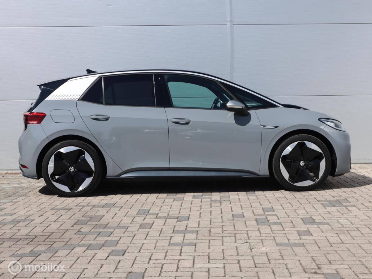 Volkswagen ID.3 Volkswagen ID.3 First Plus 58 kWh Pano Matrix Camera Massage SOH 93%