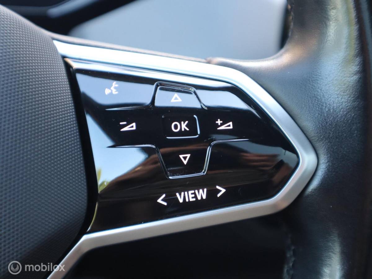Volkswagen ID.3 Volkswagen ID.3 First Plus 58 kWh Pano Matrix Camera Massage SOH 93%