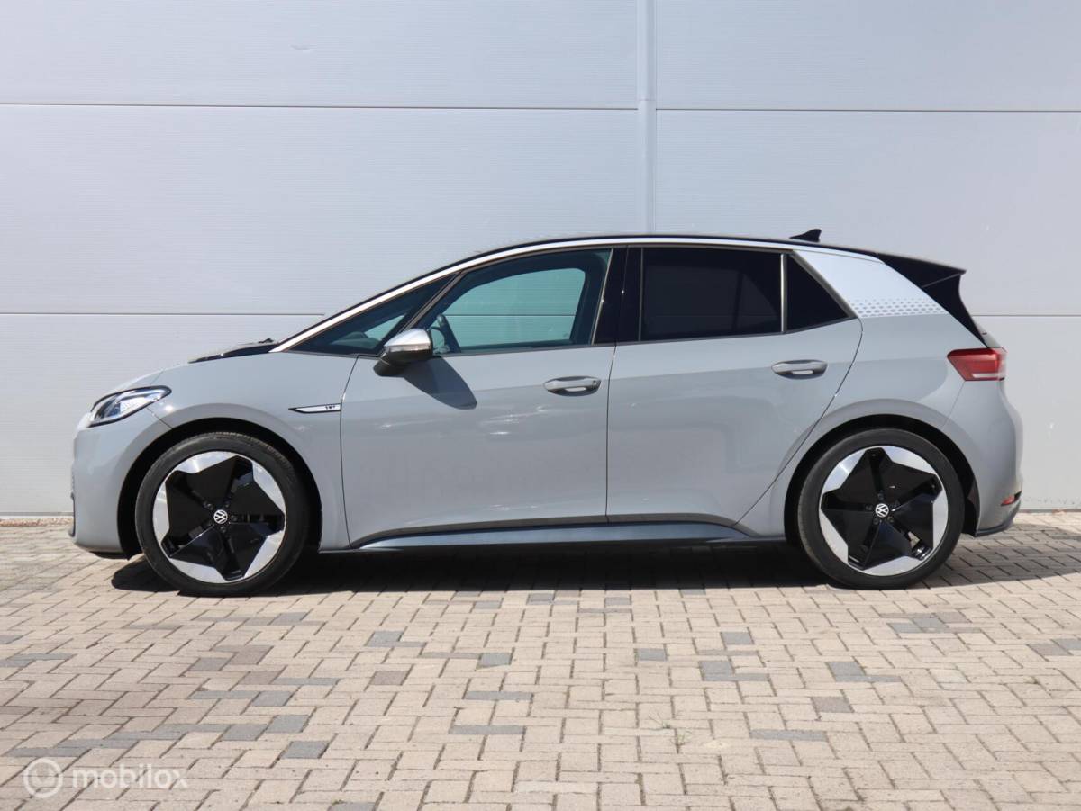 Volkswagen ID.3 Volkswagen ID.3 First Plus 58 kWh Pano Matrix Camera Massage SOH 93%