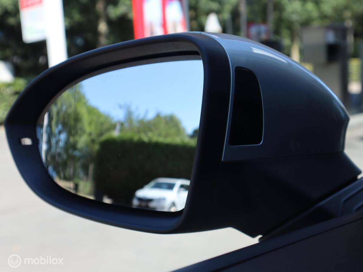Volkswagen ID.3 Volkswagen ID.3 First Plus 58 kWh Pano Matrix Camera Massage SOH 93%