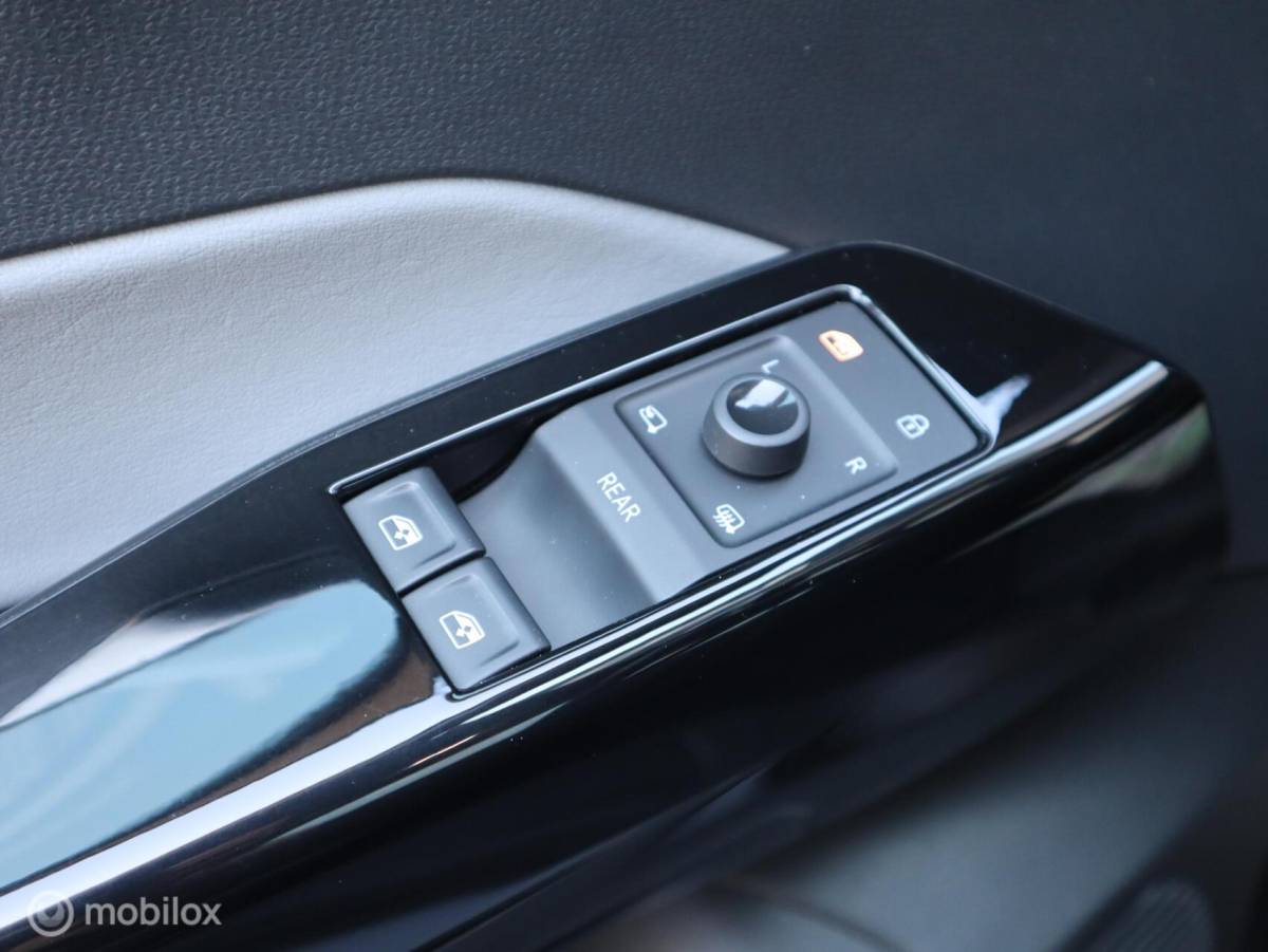Volkswagen ID.3 Volkswagen ID.3 First Plus 58 kWh Pano Matrix Camera Massage SOH 93%