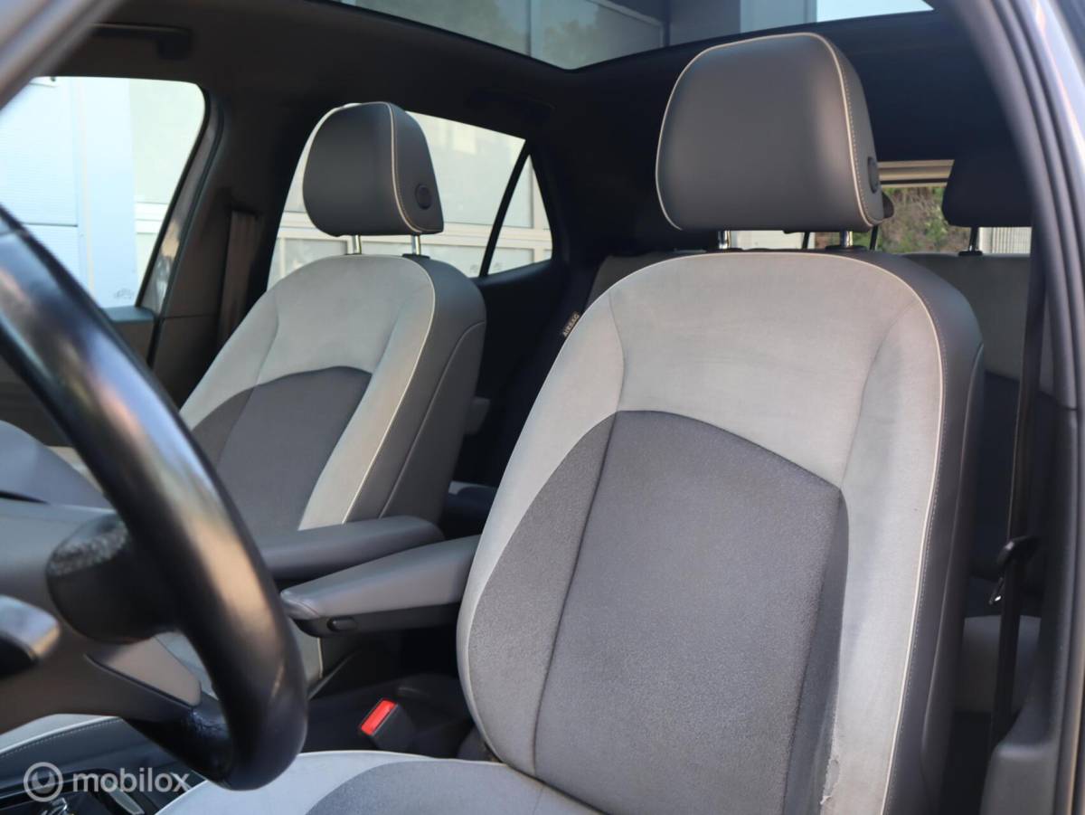 Volkswagen ID.3 Volkswagen ID.3 First Plus 58 kWh Pano Matrix Camera Massage SOH 93%