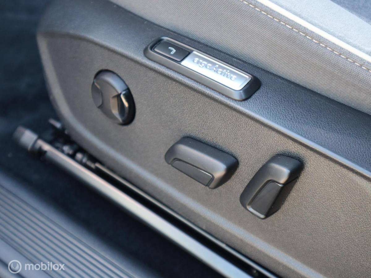 Volkswagen ID.3 Volkswagen ID.3 First Plus 58 kWh Pano Matrix Camera Massage SOH 93%