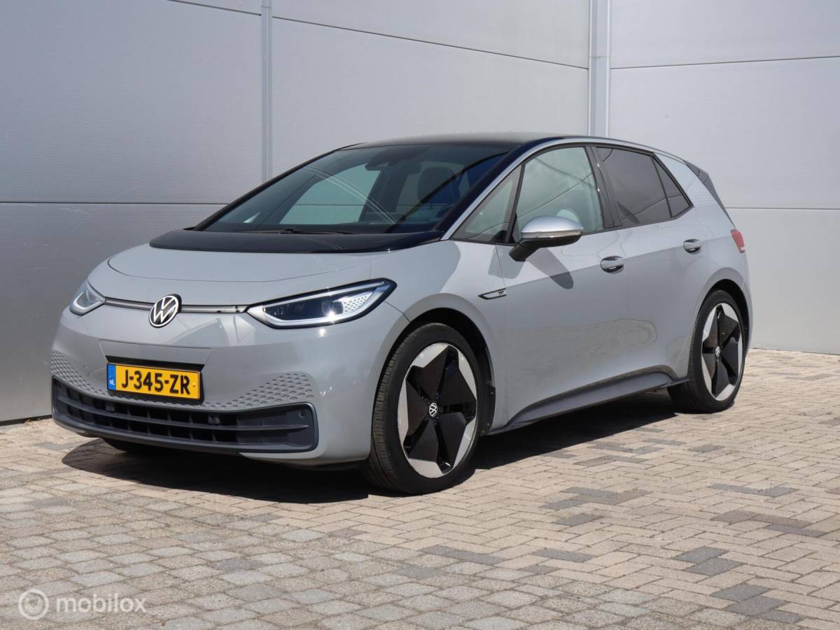 Volkswagen ID.3 Volkswagen ID.3 First Plus 58 kWh Pano Matrix Camera Massage SOH 93%