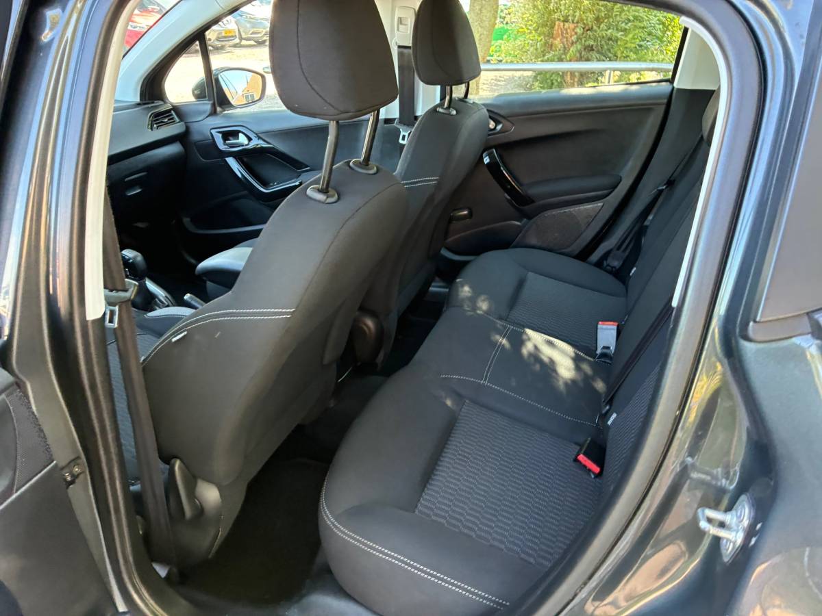 Peugeot 208 Peugeot 208 1.2 PureTech Blue Lion | Airco + Navi nu €5.975,-!!