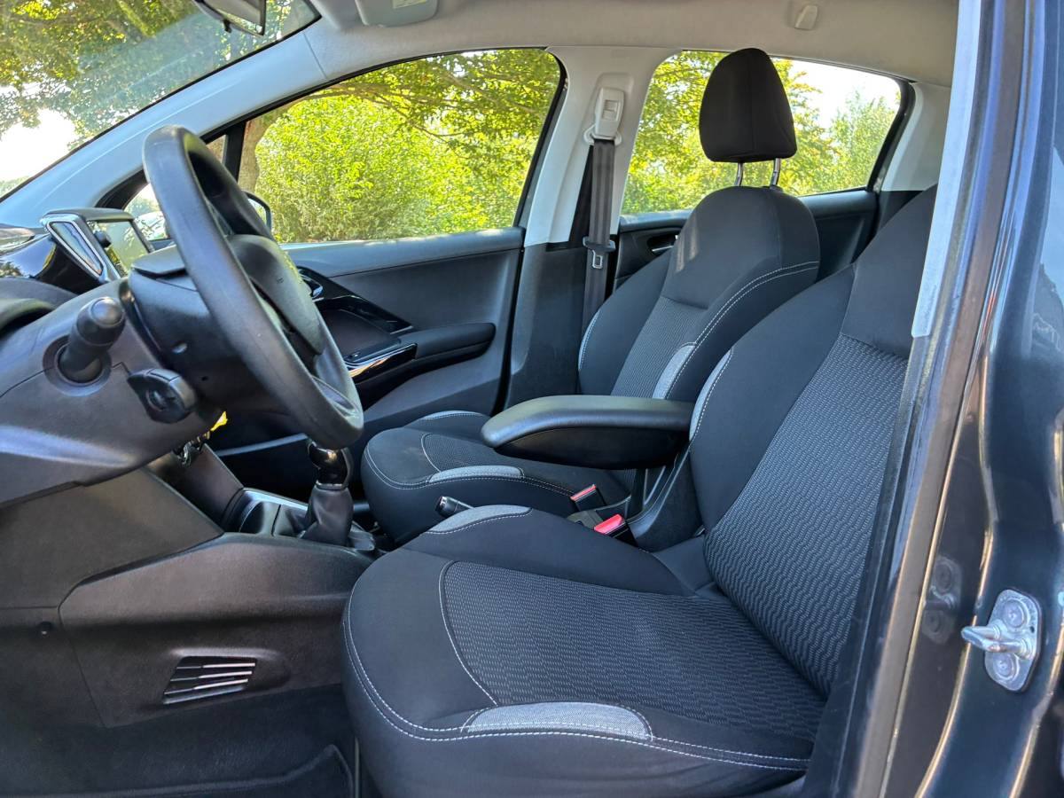 Peugeot 208 Peugeot 208 1.2 PureTech Blue Lion | Airco + Navi nu €5.975,-!!
