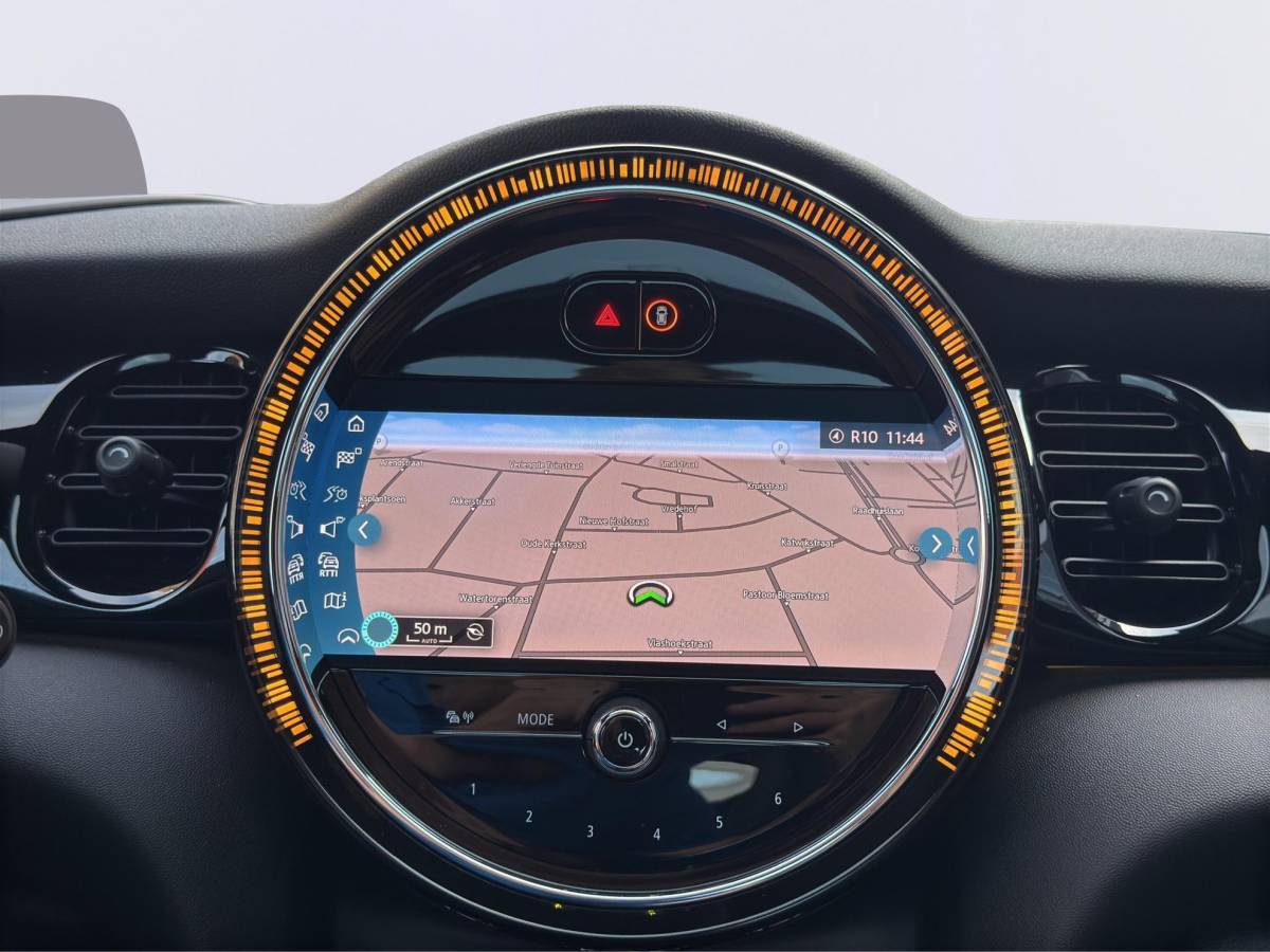 MINI 3-Deurs MINI 3-Deurs 2.0 John Cooper Works F1 JCW Pack /Apple Carplay/Panodak/Harman Kardon/Climate & Cruise Control/Adaptieve demping/Digital Dashboard/Keyless/18″BBS LMV/(MET GARANTIE*)