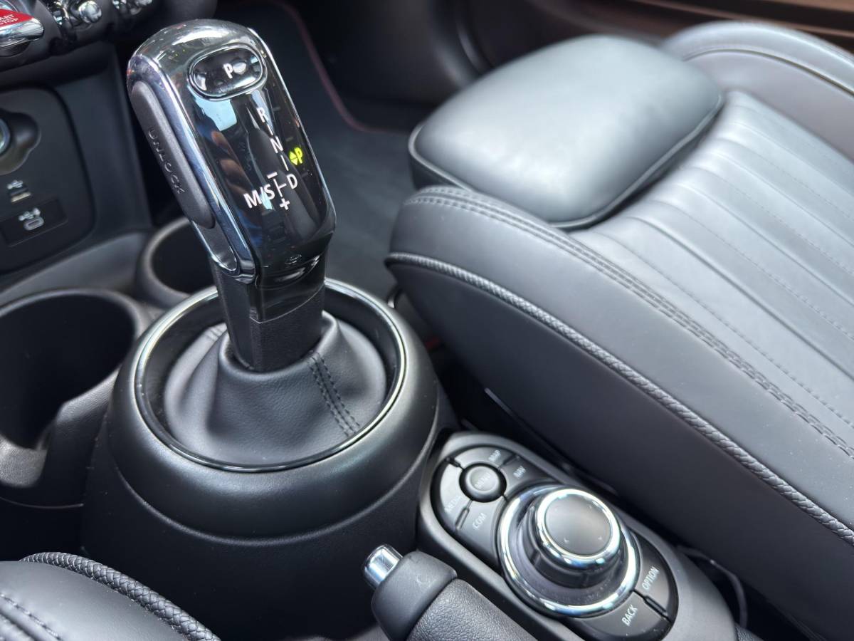 MINI 3-Deurs MINI 3-Deurs 2.0 John Cooper Works F1 JCW Pack /Apple Carplay/Panodak/Harman Kardon/Climate & Cruise Control/Adaptieve demping/Digital Dashboard/Keyless/18″BBS LMV/(MET GARANTIE*)