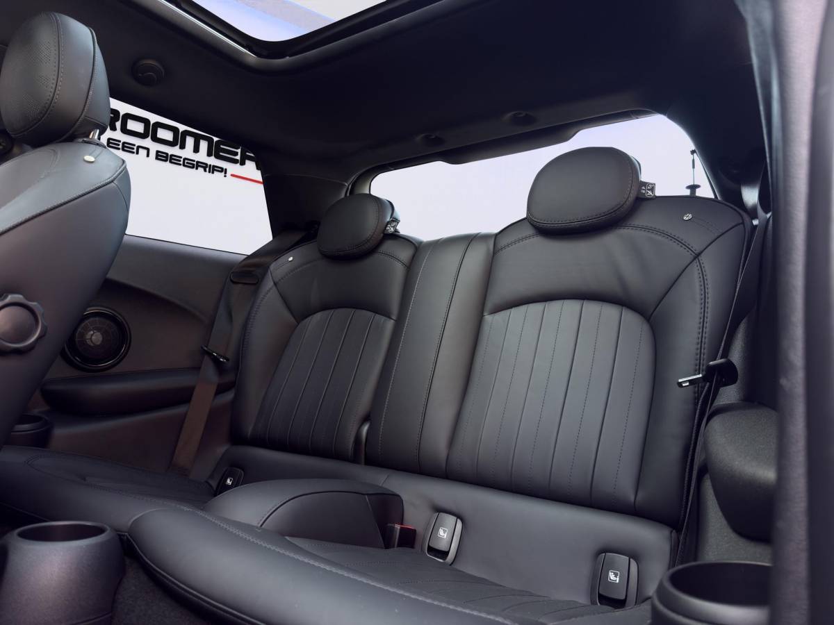 MINI 3-Deurs MINI 3-Deurs 2.0 John Cooper Works F1 JCW Pack /Apple Carplay/Panodak/Harman Kardon/Climate & Cruise Control/Adaptieve demping/Digital Dashboard/Keyless/18″BBS LMV/(MET GARANTIE*)