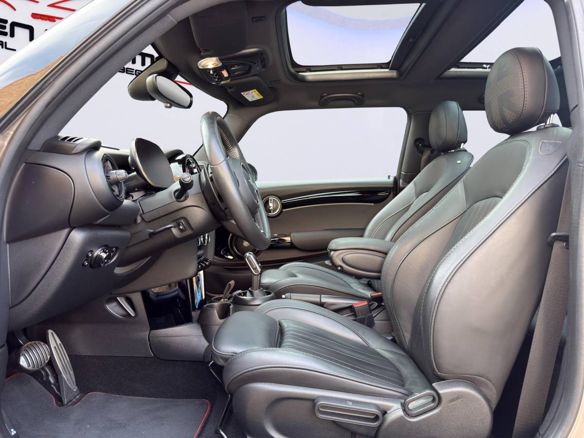 MINI 3-Deurs MINI 3-Deurs 2.0 John Cooper Works F1 JCW Pack /Apple Carplay/Panodak/Harman Kardon/Climate & Cruise Control/Adaptieve demping/Digital Dashboard/Keyless/18″BBS LMV/(MET GARANTIE*)