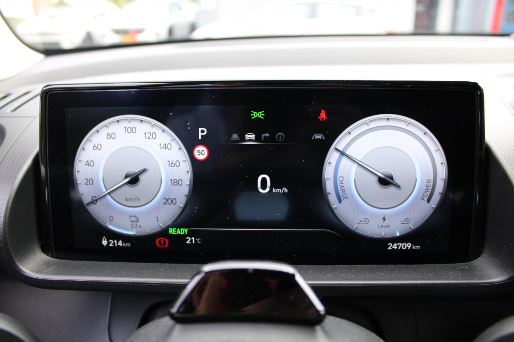 Hyundai Inster Hyundai INSTER E-Motion 49 kWh Navi/led/Cam/Pdc/Carplay “RIJKLAARPRIJS”