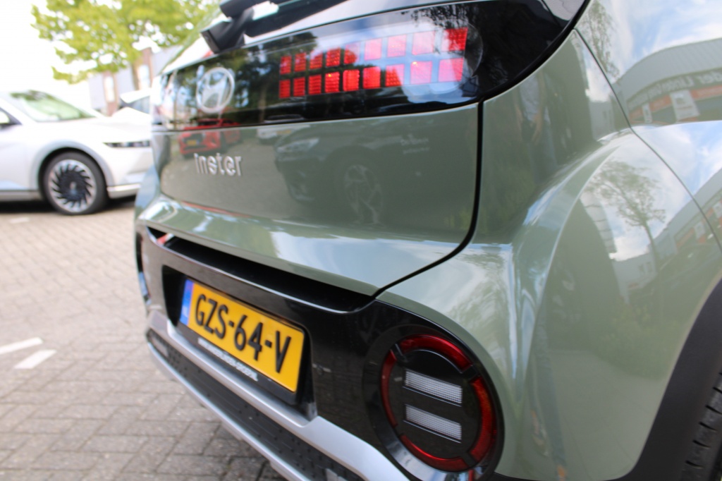 Hyundai Inster Hyundai INSTER E-Motion 49 kWh Navi/led/Cam/Pdc/Carplay “RIJKLAARPRIJS”