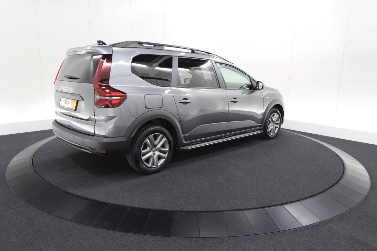 Dacia Jogger Dacia Jogger 1.6 Hybrid 140 Expression | 7 Zitplaatsen | Apple Carplay | Parkeersensoren