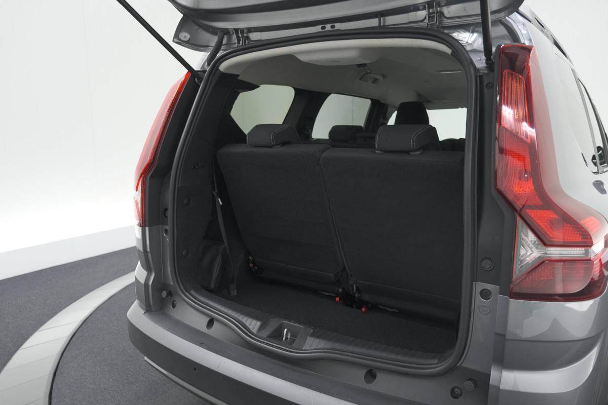 Dacia Jogger Dacia Jogger 1.6 Hybrid 140 Expression | 7 Zitplaatsen | Apple Carplay | Parkeersensoren