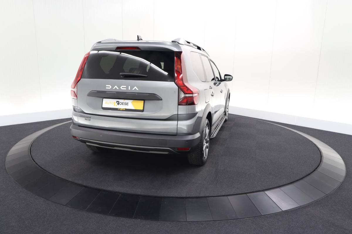 Dacia Jogger Dacia Jogger 1.6 Hybrid 140 Expression | 7 Zitplaatsen | Apple Carplay | Parkeersensoren