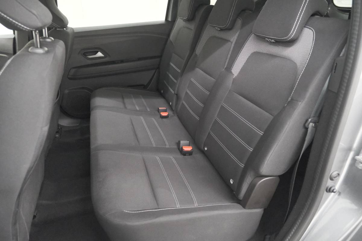 Dacia Jogger Dacia Jogger 1.6 Hybrid 140 Expression | 7 Zitplaatsen | Apple Carplay | Parkeersensoren