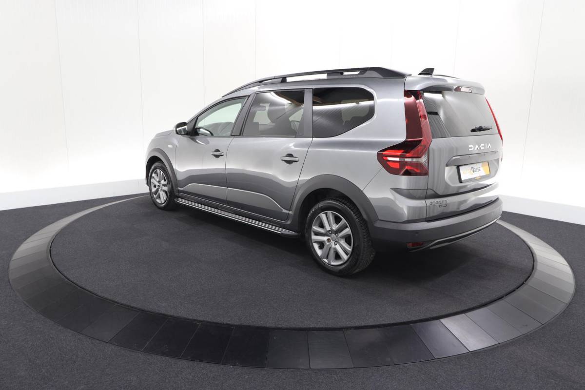 Dacia Jogger Dacia Jogger 1.6 Hybrid 140 Expression | 7 Zitplaatsen | Apple Carplay | Parkeersensoren