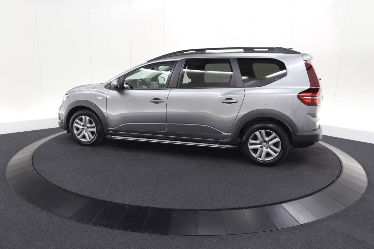 Dacia Jogger Dacia Jogger 1.6 Hybrid 140 Expression | 7 Zitplaatsen | Apple Carplay | Parkeersensoren