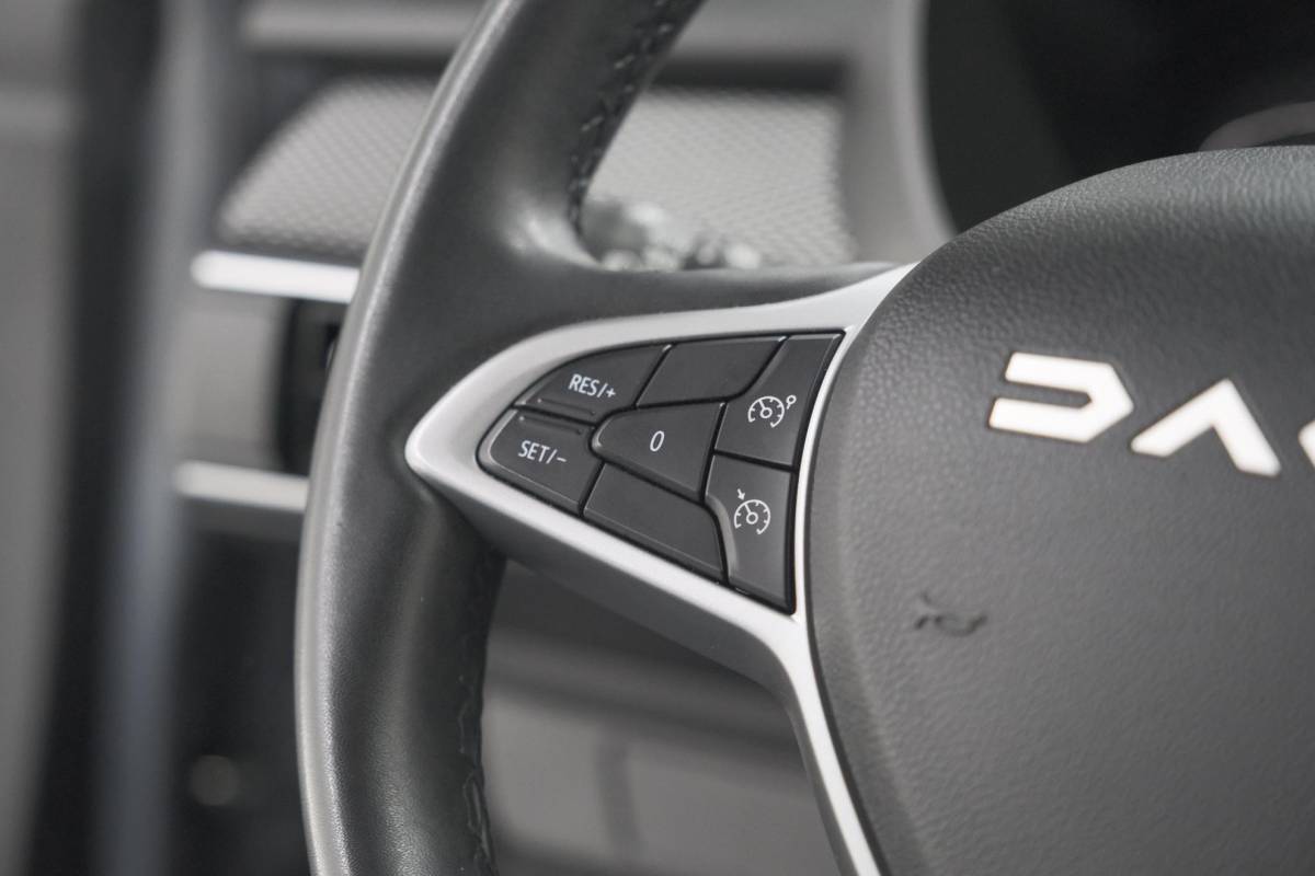 Dacia Jogger Dacia Jogger 1.6 Hybrid 140 Expression | 7 Zitplaatsen | Apple Carplay | Parkeersensoren