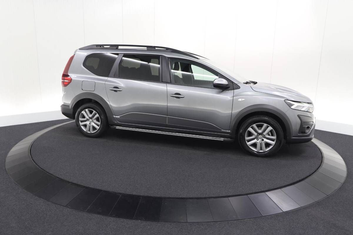 Dacia Jogger Dacia Jogger 1.6 Hybrid 140 Expression | 7 Zitplaatsen | Apple Carplay | Parkeersensoren