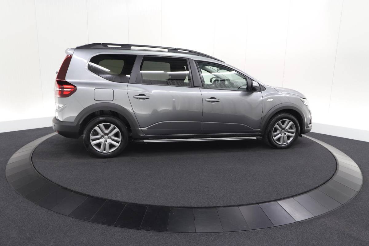 Dacia Jogger Dacia Jogger 1.6 Hybrid 140 Expression | 7 Zitplaatsen | Apple Carplay | Parkeersensoren
