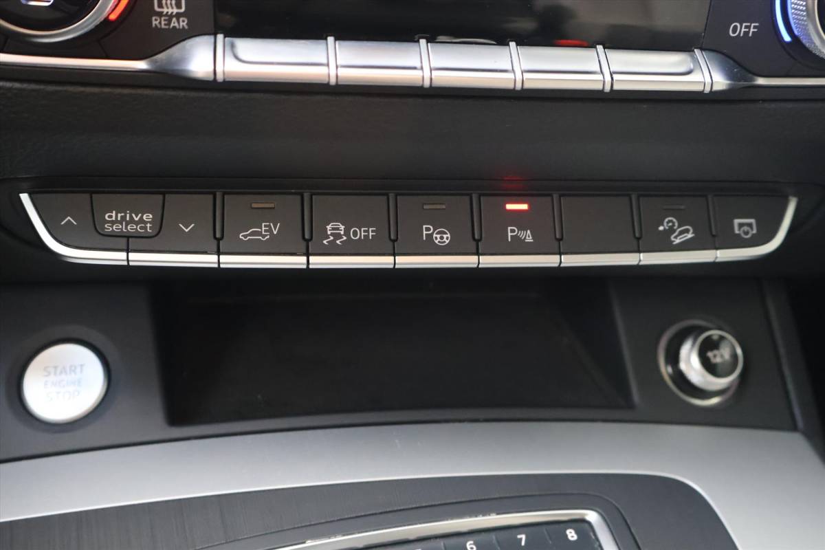 Audi Q5 Audi Q5 50 S-Line TFSI e Quattro 299pk SoH 93% | Stoelverwarming | Cruise | LED | Navigatie | Climate | Trekhaak
