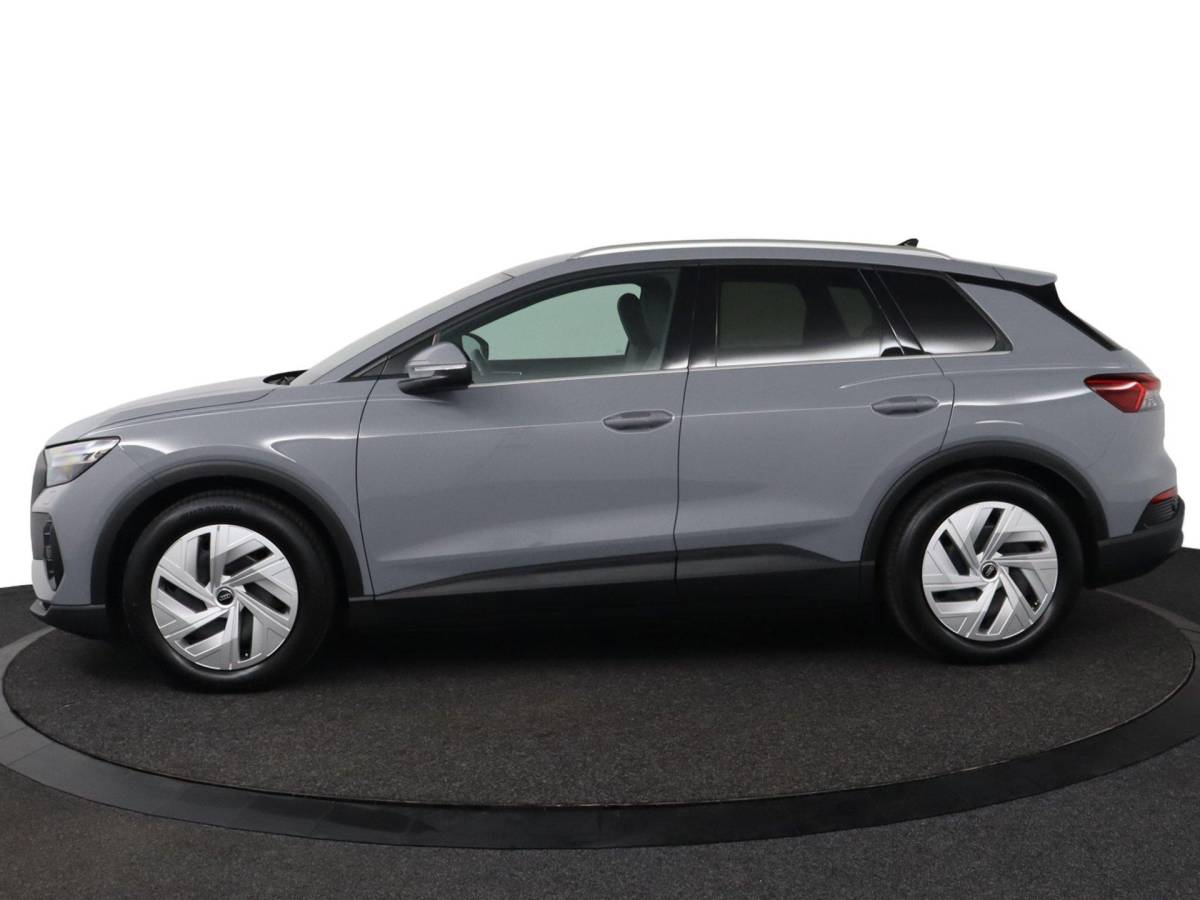 Audi Q4 e-tron Audi Q4 e-tron 35 Launch edition 55 kWh |ACC|Sfeerverlichting|S-Line