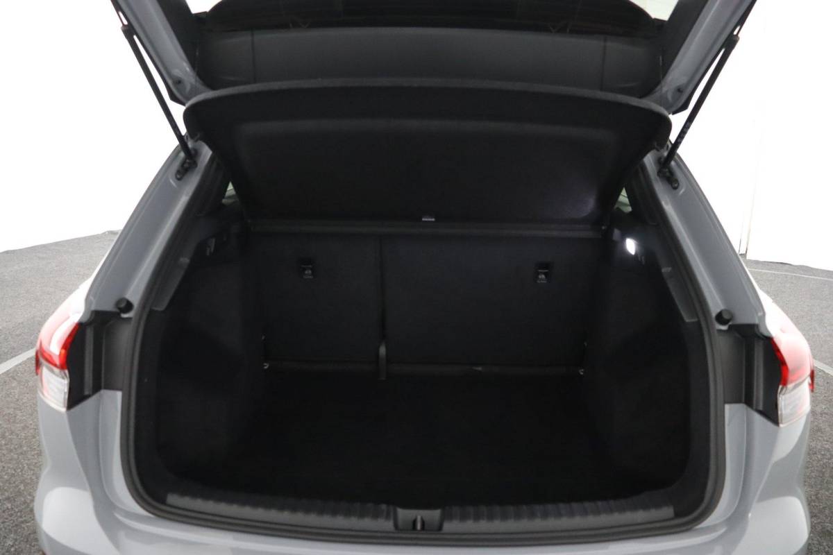 Audi Q4 e-tron Audi Q4 e-tron 35 Launch edition 55 kWh |ACC|Sfeerverlichting|S-Line