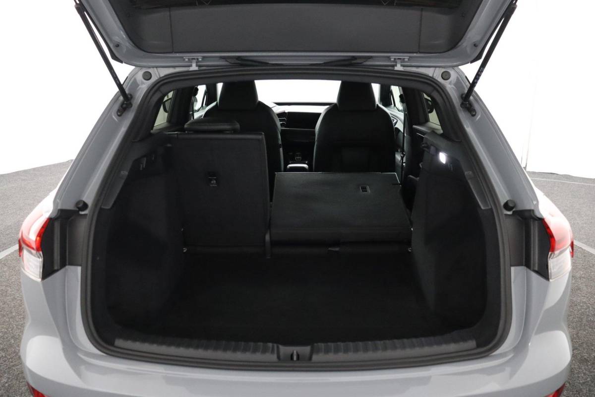 Audi Q4 e-tron Audi Q4 e-tron 35 Launch edition 55 kWh |ACC|Sfeerverlichting|S-Line