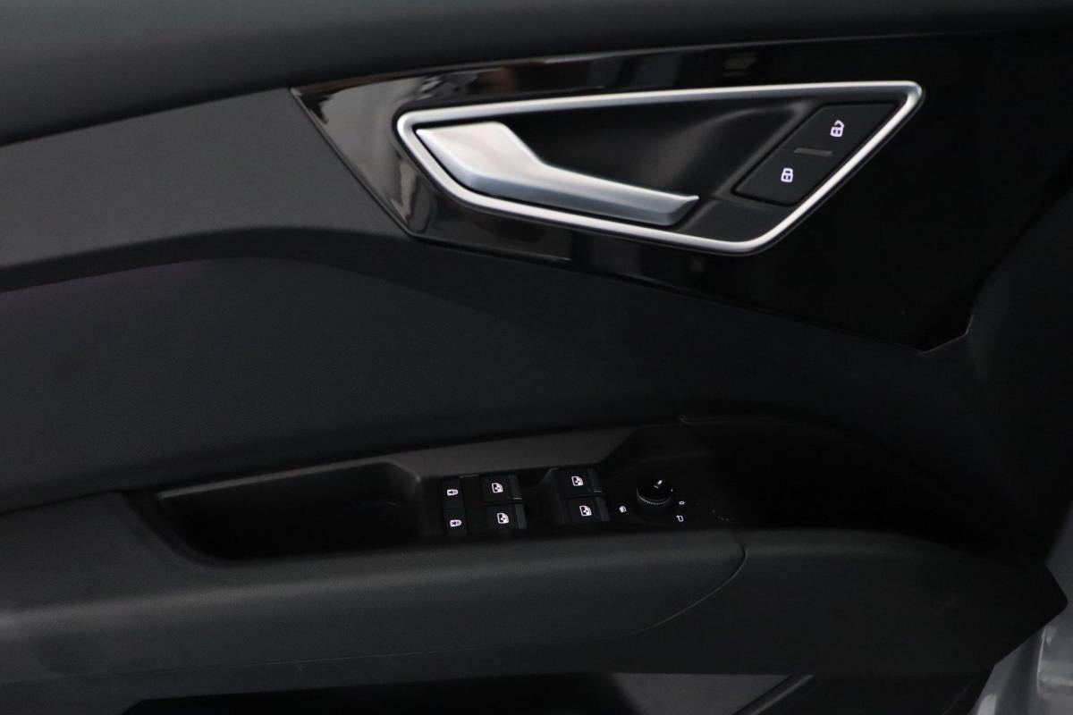 Audi Q4 e-tron Audi Q4 e-tron 35 Launch edition 55 kWh |ACC|Sfeerverlichting|S-Line