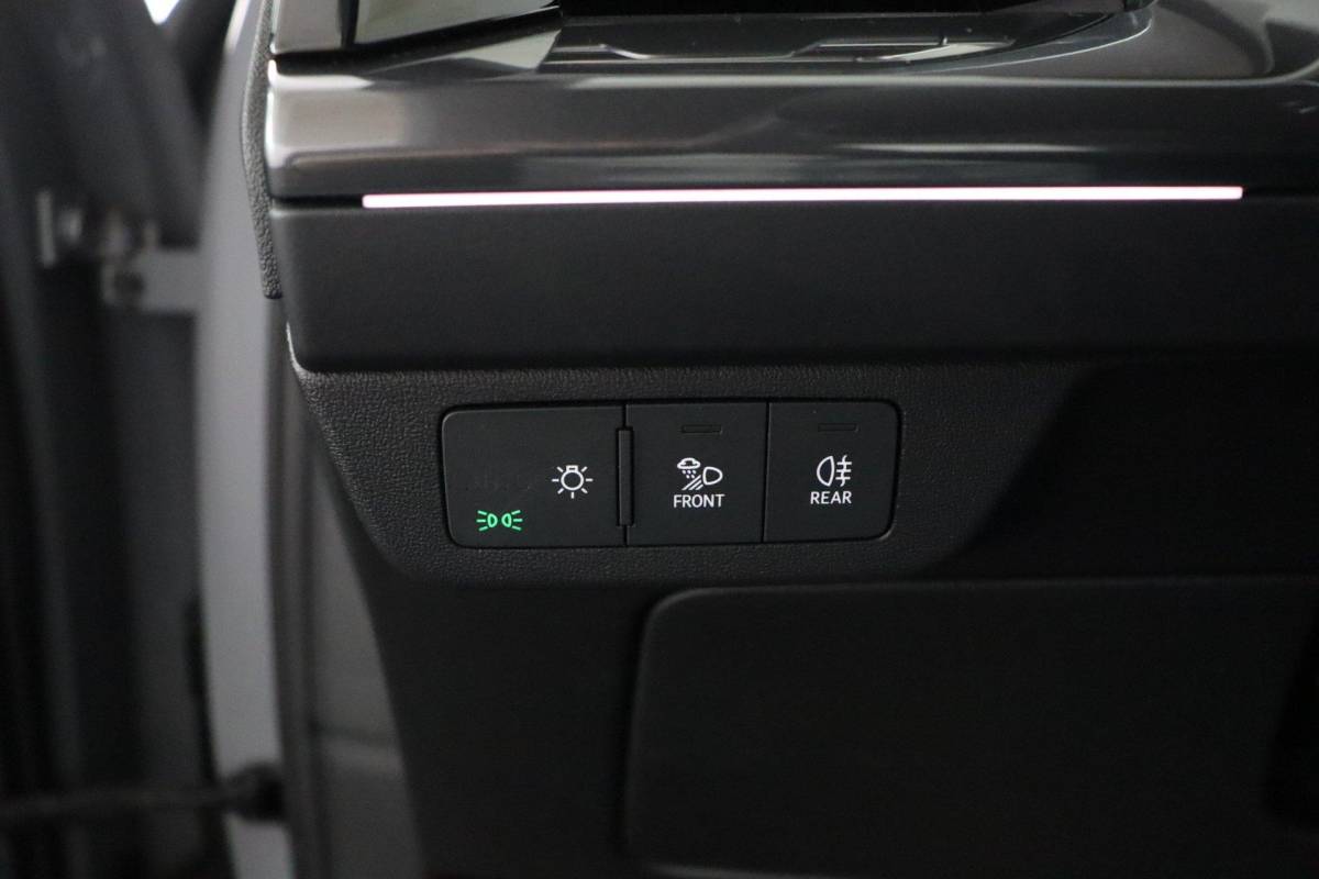 Audi Q4 e-tron Audi Q4 e-tron 35 Launch edition 55 kWh |ACC|Sfeerverlichting|S-Line