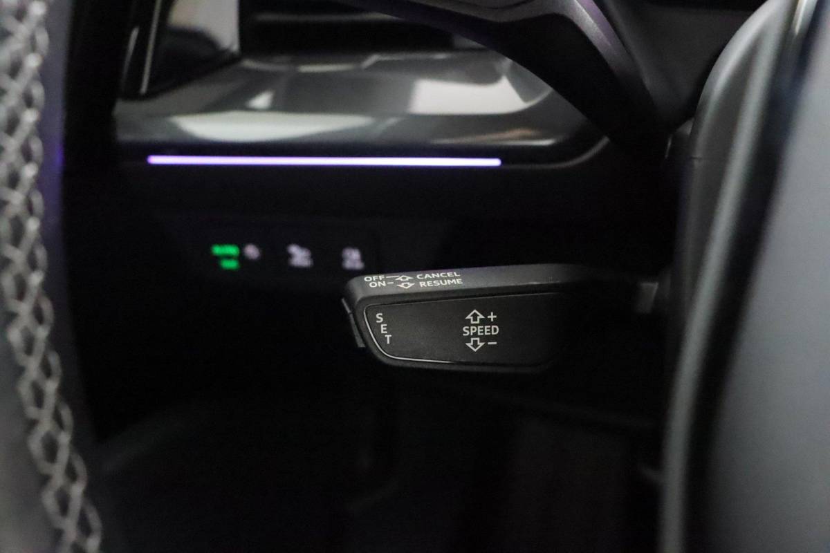 Audi Q4 e-tron Audi Q4 e-tron 35 Launch edition 55 kWh |ACC|Sfeerverlichting|S-Line