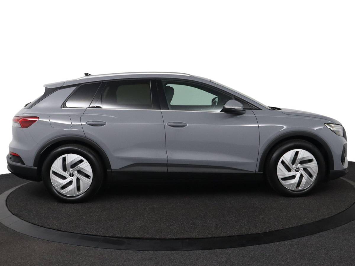 Audi Q4 e-tron Audi Q4 e-tron 35 Launch edition 55 kWh |ACC|Sfeerverlichting|S-Line