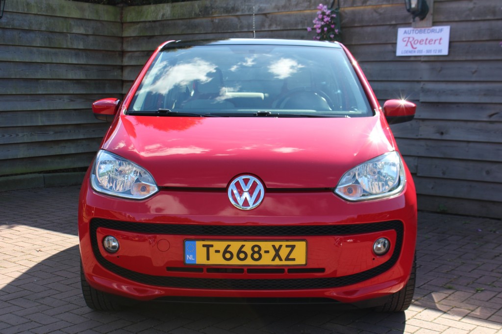 Volkswagen up! Volkswagen Up 1.0 60pk High Up! BM airco/el.schuifdak/lm velgen/stoelverw. 3-drs