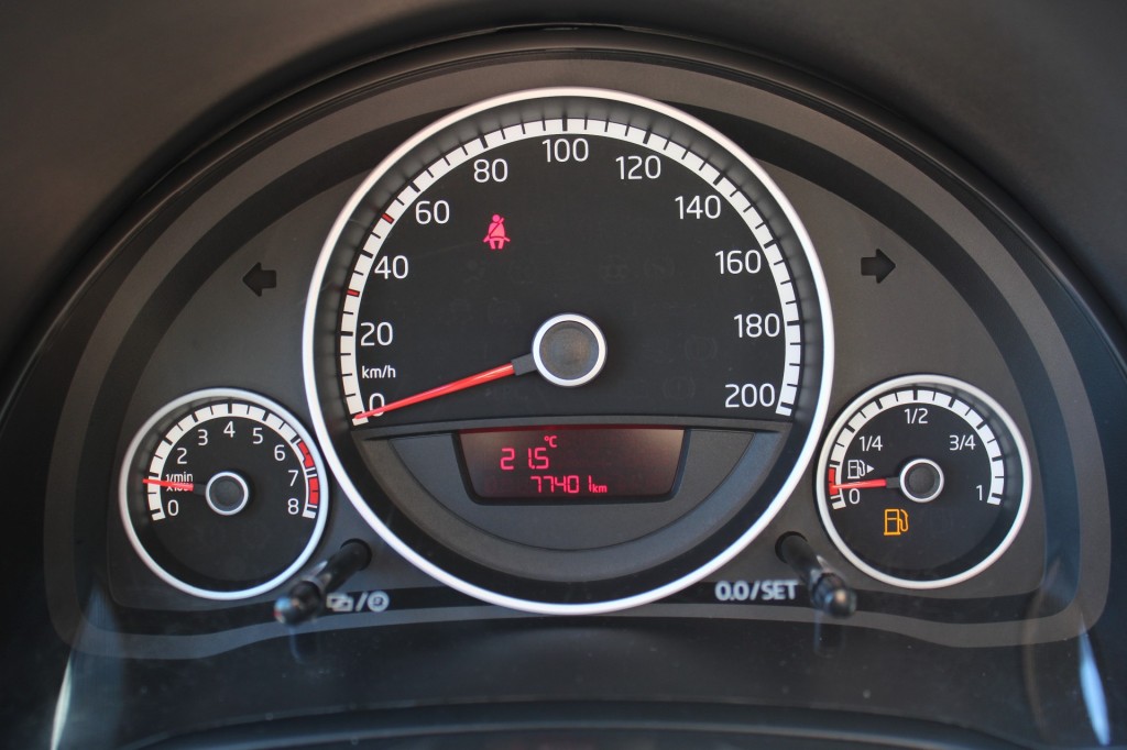 Volkswagen up! Volkswagen Up 1.0 60pk High Up! BM airco/el.schuifdak/lm velgen/stoelverw. 3-drs