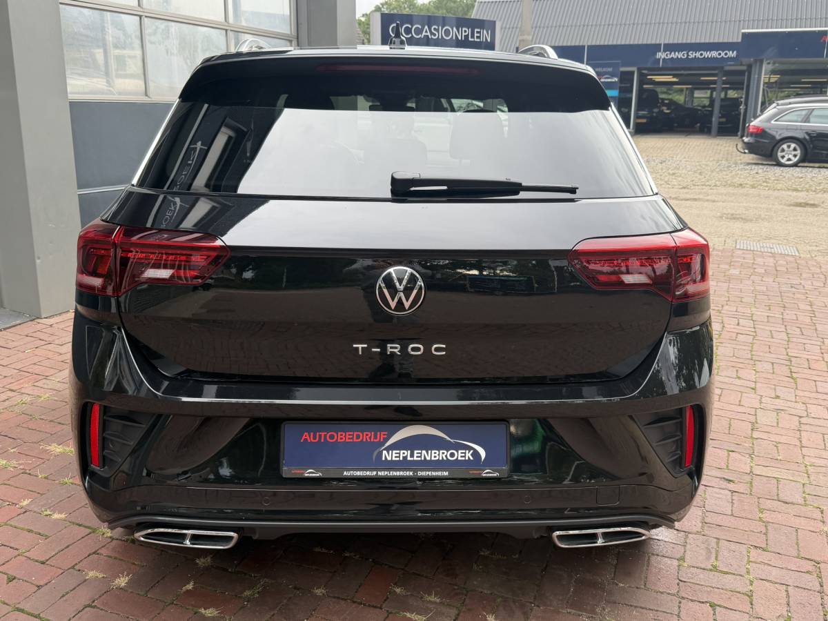 Volkswagen T-Roc Volkswagen T-Roc 1.5 TSI R-Line Edition Edition | IQ Light | Trekhaak | Camera | ACC | Ergo-active 2025 km 29.000 Nap