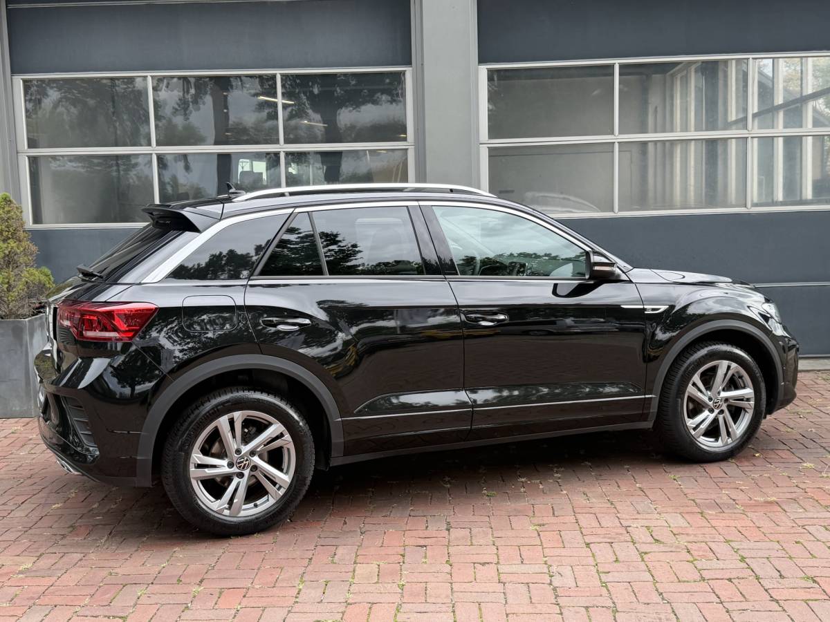 Volkswagen T-Roc Volkswagen T-Roc 1.5 TSI R-Line Edition Edition | IQ Light | Trekhaak | Camera | ACC | Ergo-active 2025 km 29.000 Nap