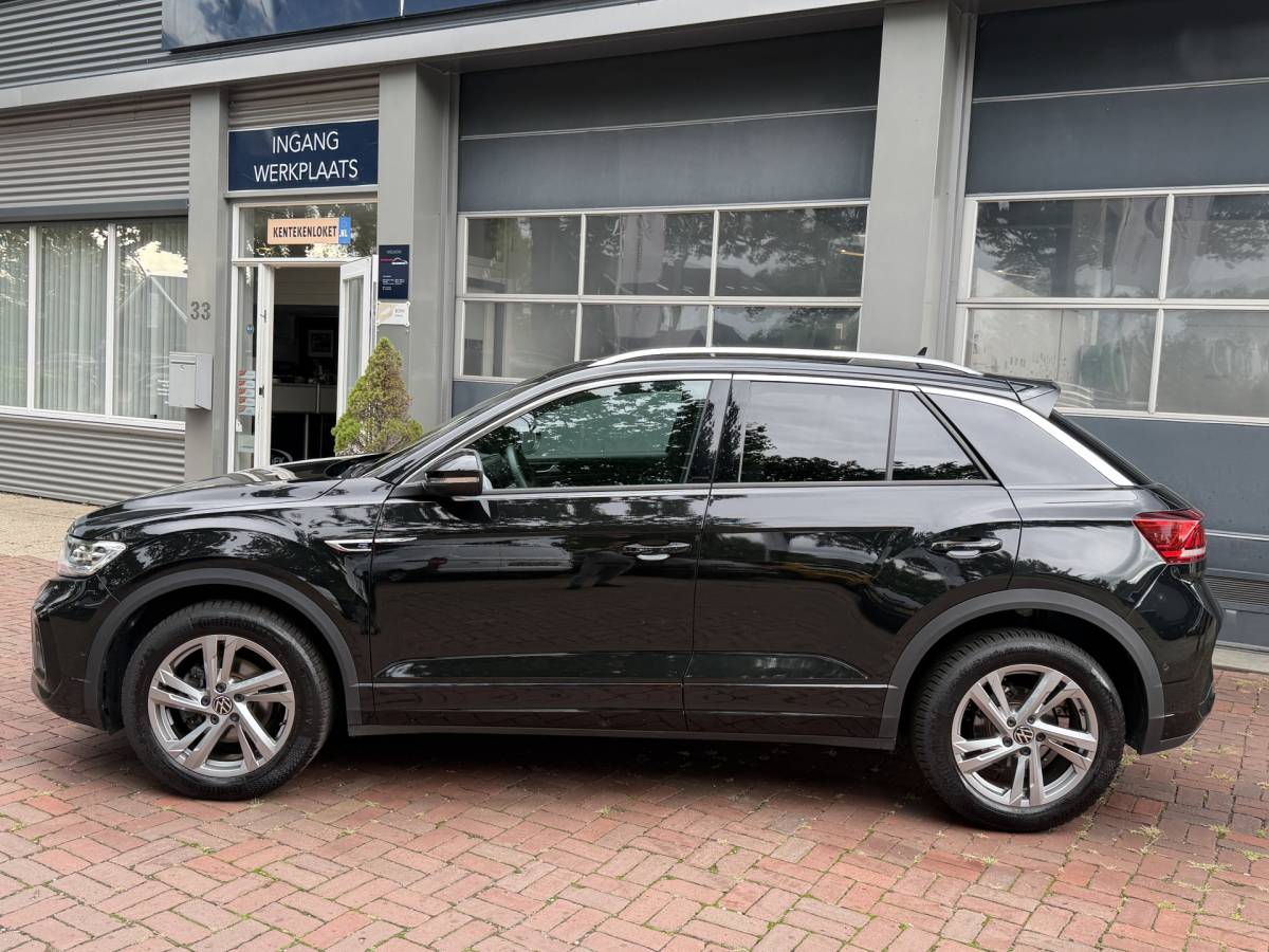 Volkswagen T-Roc Volkswagen T-Roc 1.5 TSI R-Line Edition Edition | IQ Light | Trekhaak | Camera | ACC | Ergo-active 2025 km 29.000 Nap