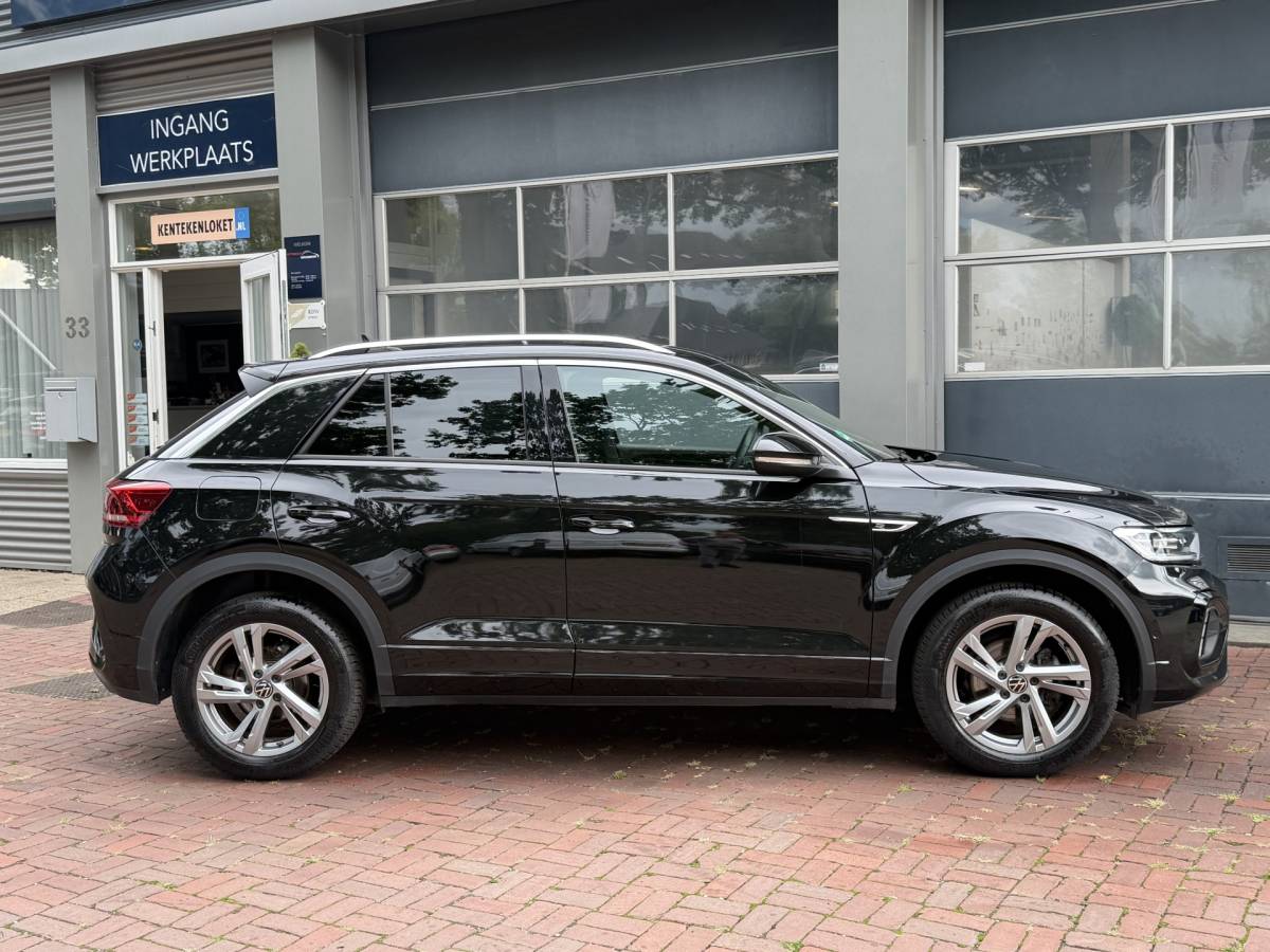 Volkswagen T-Roc Volkswagen T-Roc 1.5 TSI R-Line Edition Edition | IQ Light | Trekhaak | Camera | ACC | Ergo-active 2025 km 29.000 Nap