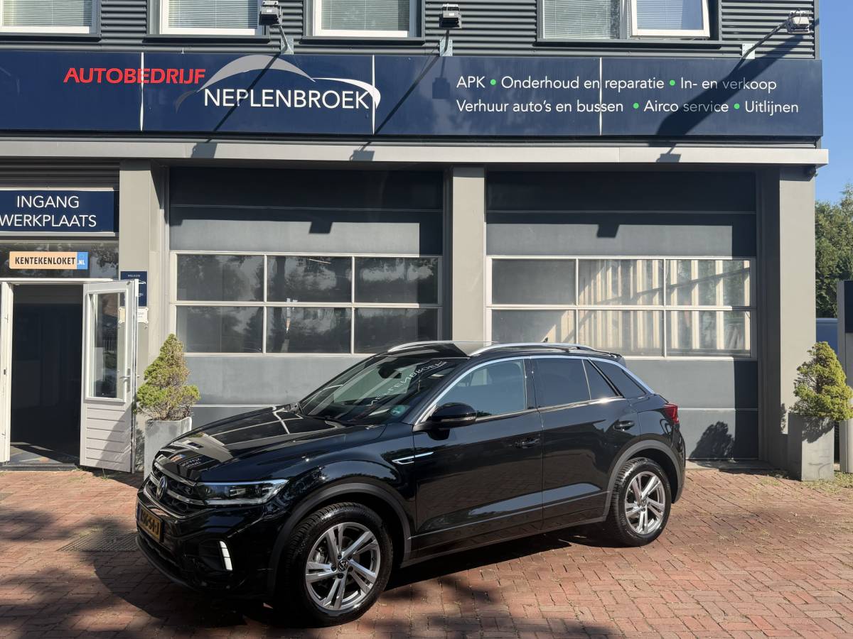 Volkswagen T-Roc Volkswagen T-Roc 1.5 TSI R-Line Edition Edition | IQ Light | Trekhaak | Camera | ACC | Ergo-active 2025 km 29.000 Nap