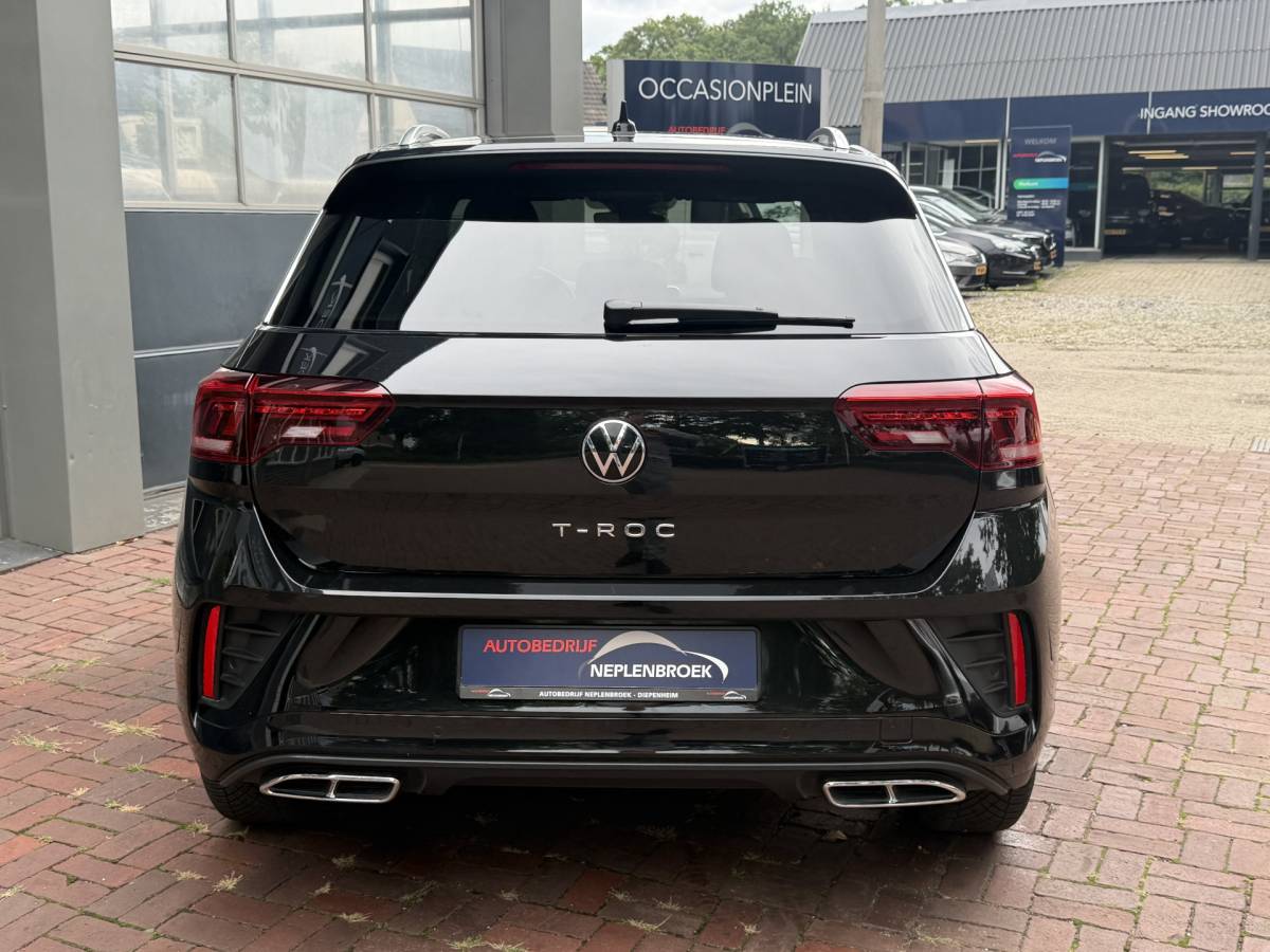 Volkswagen T-Roc Volkswagen T-Roc 1.5 TSI R-Line Edition Edition | IQ Light | Trekhaak | Camera | ACC | Ergo-active 2025 km 29.000 Nap