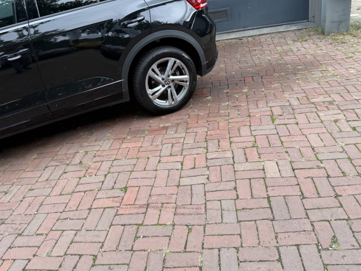 Volkswagen T-Roc Volkswagen T-Roc 1.5 TSI R-Line Edition Edition | IQ Light | Trekhaak | Camera | ACC | Ergo-active 2025 km 29.000 Nap