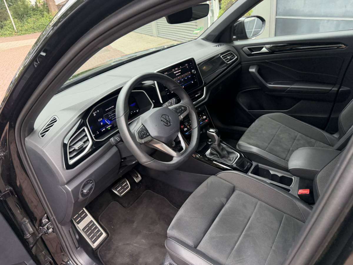 Volkswagen T-Roc Volkswagen T-Roc 1.5 TSI R-Line Edition Edition | IQ Light | Trekhaak | Camera | ACC | Ergo-active 2025 km 29.000 Nap