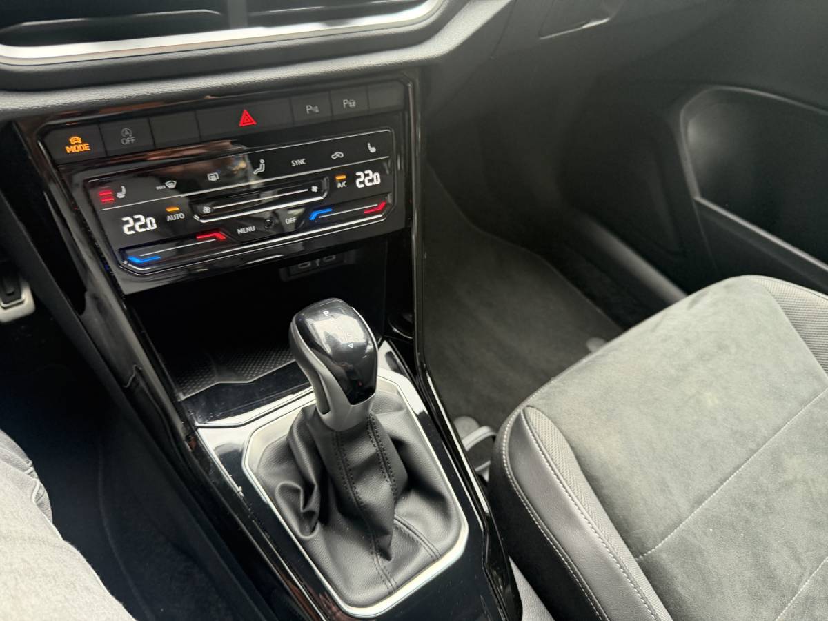 Volkswagen T-Roc Volkswagen T-Roc 1.5 TSI R-Line Edition Edition | IQ Light | Trekhaak | Camera | ACC | Ergo-active 2025 km 29.000 Nap