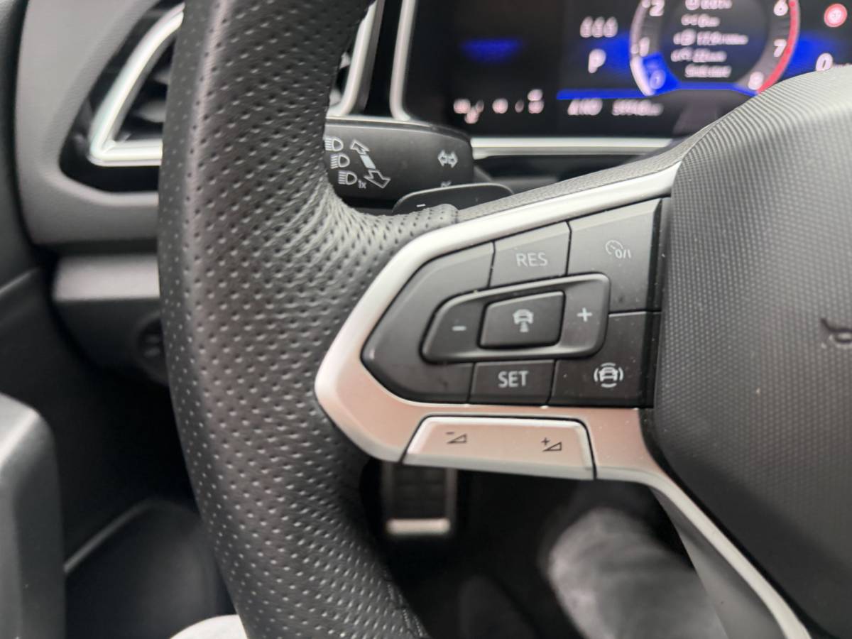 Volkswagen T-Roc Volkswagen T-Roc 1.5 TSI R-Line Edition Edition | IQ Light | Trekhaak | Camera | ACC | Ergo-active 2025 km 29.000 Nap