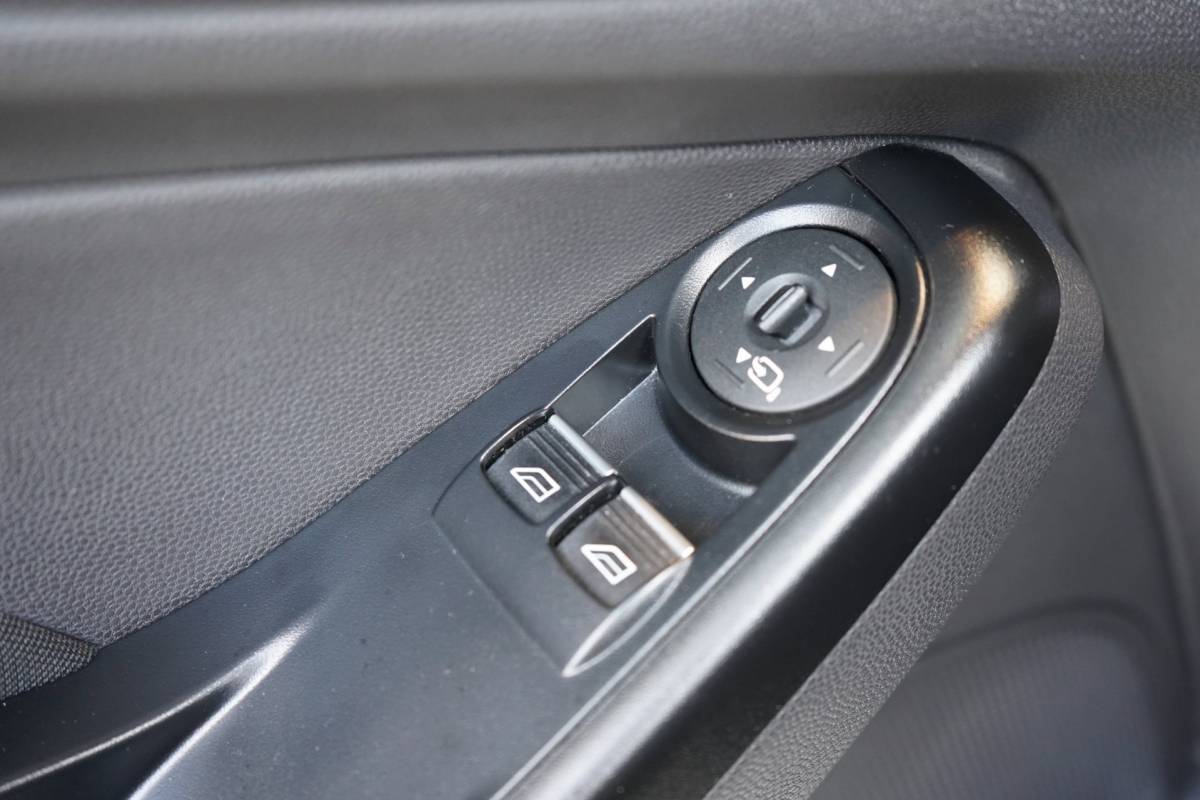 Ford Fiesta Ford Fiesta 1.0 White Edition | AIRCO | TREKHAAK | ELEK.RAMEN | NAP |APK.