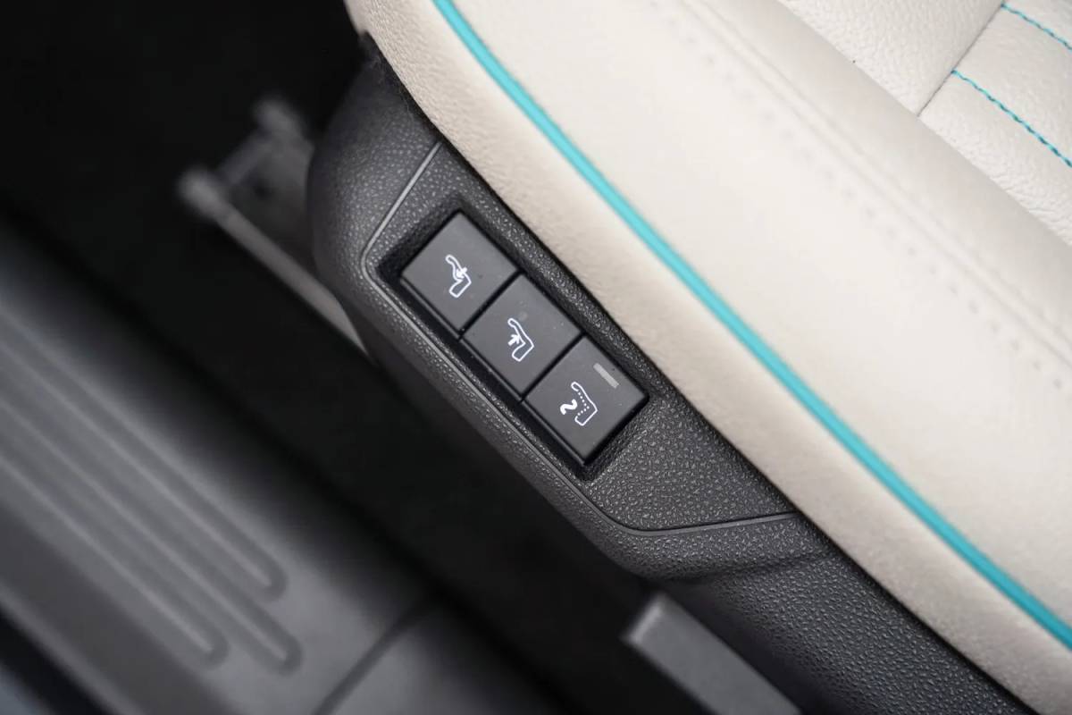 Fiat 600e Fiat 600e La Prima 54 kWh [ Navi Camera Apple / Android Leder Stoelverwarming ]