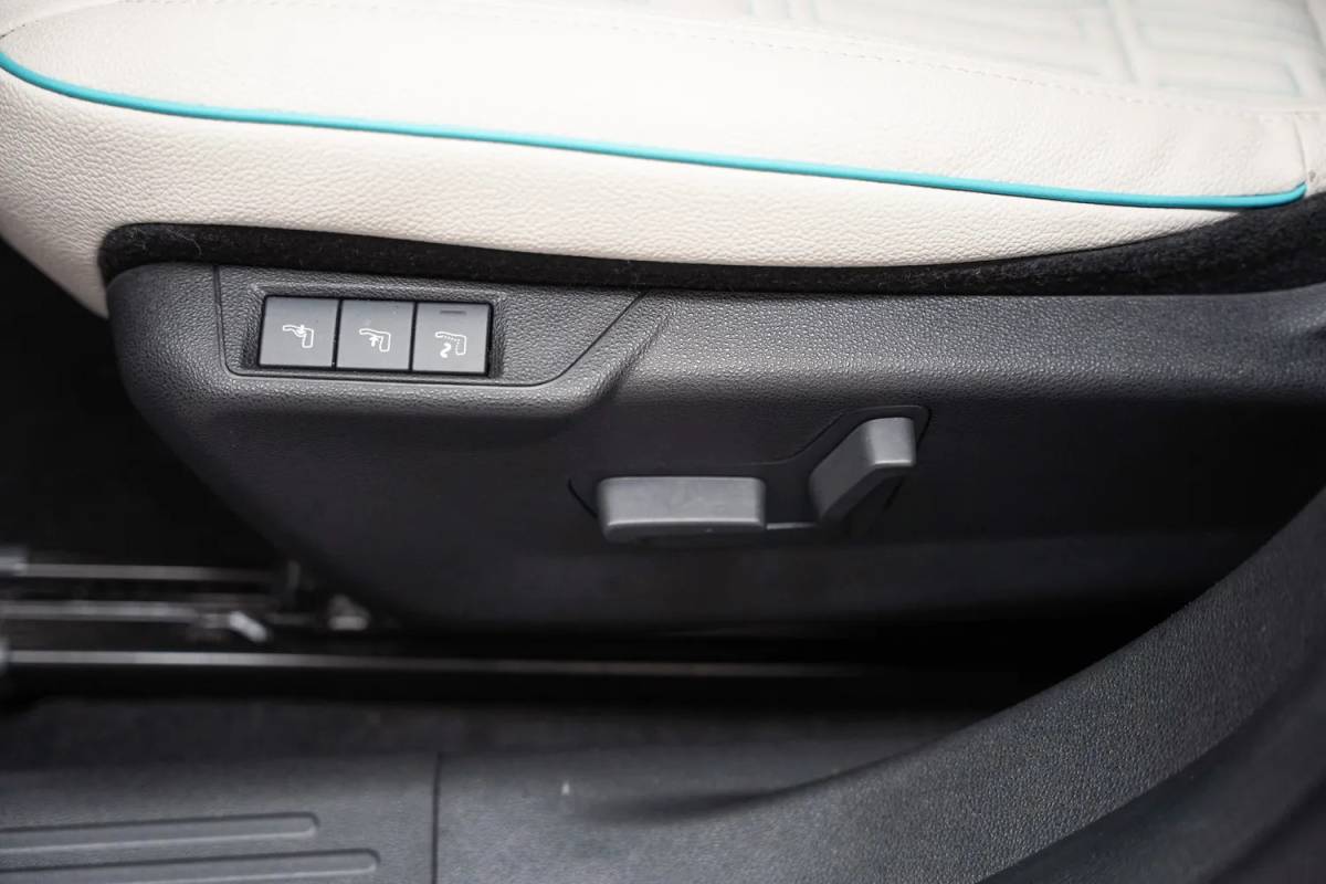 Fiat 600e Fiat 600e La Prima 54 kWh [ Navi Camera Apple / Android Leder Stoelverwarming ]